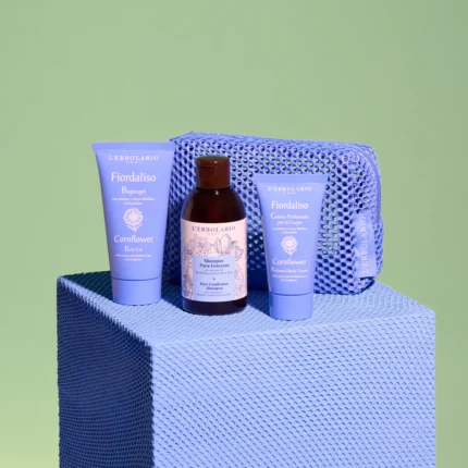 Съдържание на Комплект за път Метличина за коса и тяло Beauty Express L’Erbolario - несесер и 3 мини продукта